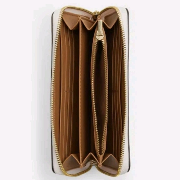 ✨️NWOT✨️ Coach Accordian Zip Long Wallet W Wristlet Strap, Floral, 2023, $298 - Picture 2 of 8